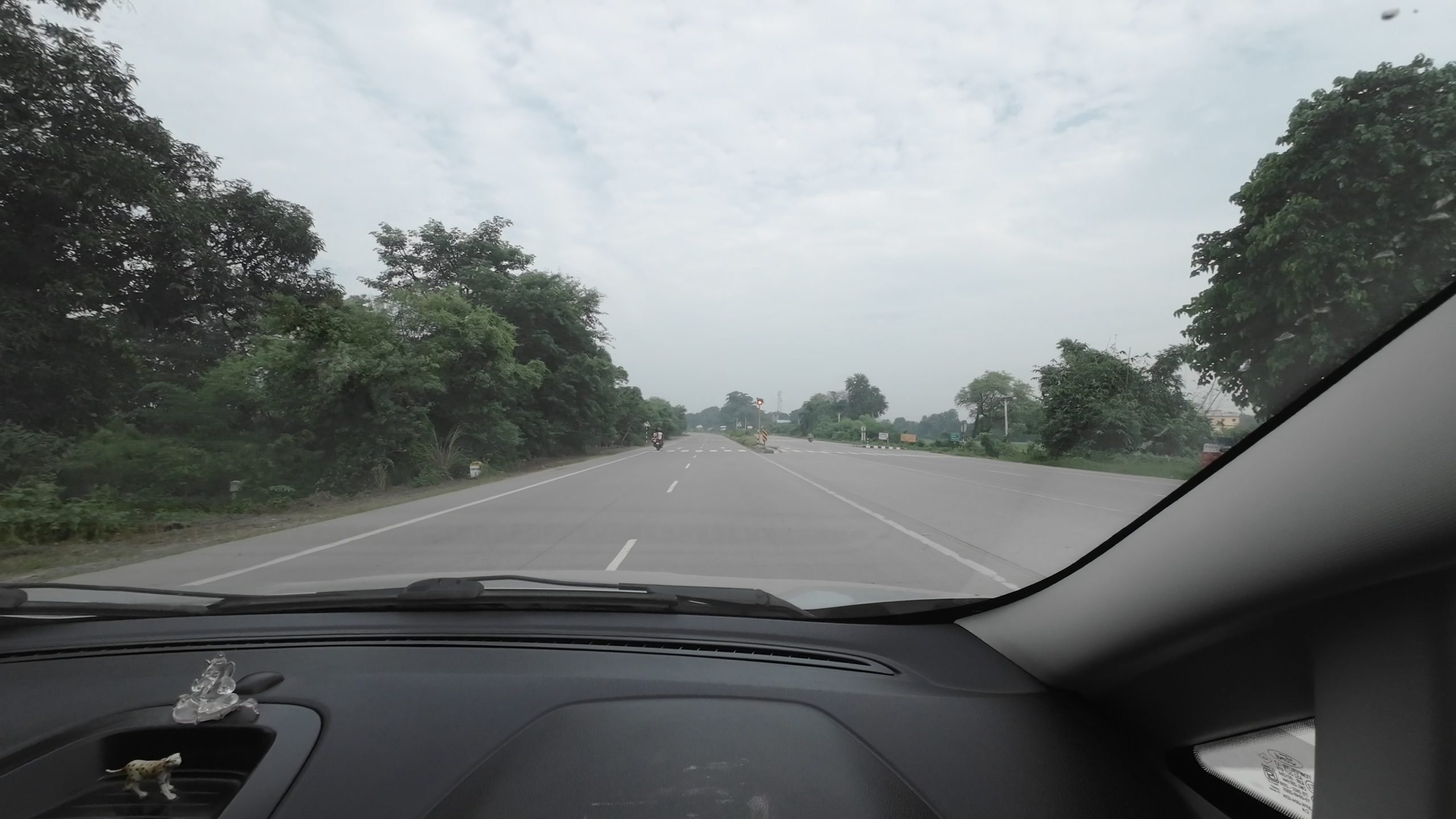 Smooth and newly laid four-lane Ara to Buxar National Highway in Bihar, ideal for fast road trips
